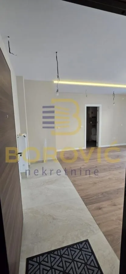 Prodaja, trosoban stan, 68m², Olimp, Zvezdara Sve Podlokacije