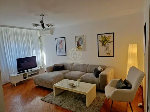 Izdavanje, četvorosoban stan, 104m², Vračar Hram, Vračar Sve Podlokacije - image 2