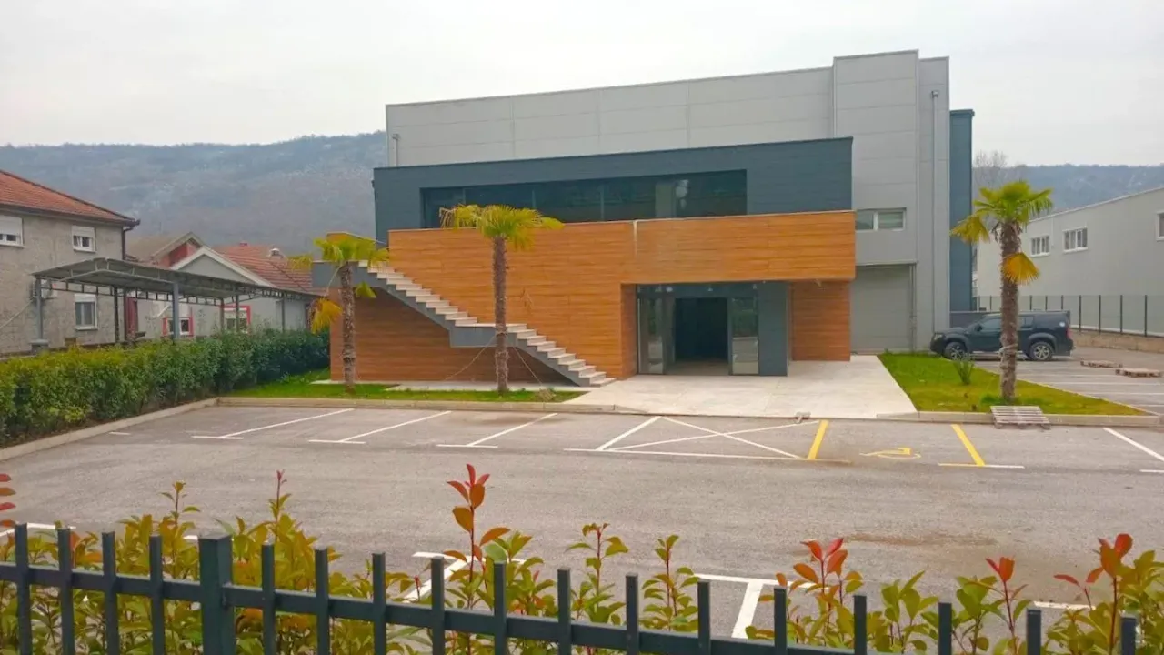 Rent, office space, 500m², Spuž, Danilovgrad