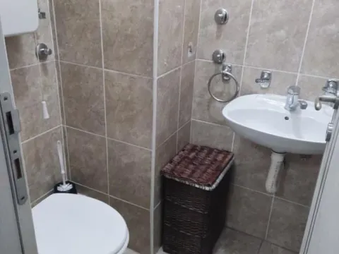 Izdavanje, trosoban stan, 55m², Novo naselje, Novi Sad - image 10