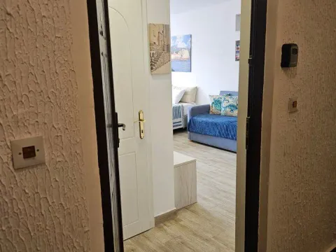 Sale, studio apartment, 27m², Bečići, Budva - image 11