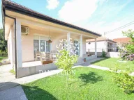 Rent, house, 120m², Tološi, Podgorica - image 13