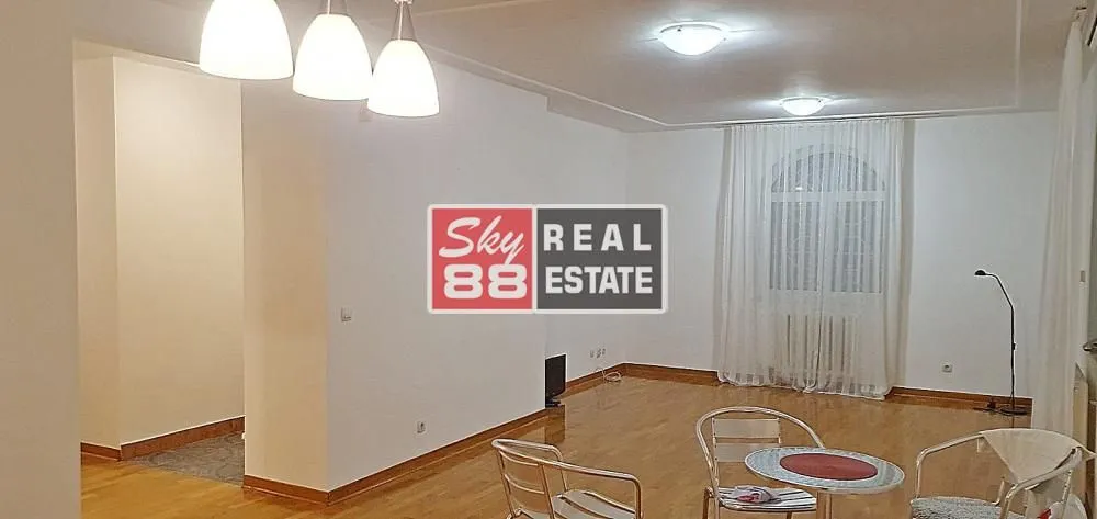 Rent, four bedroom apartment, 130m², Savski Venac, Beograd