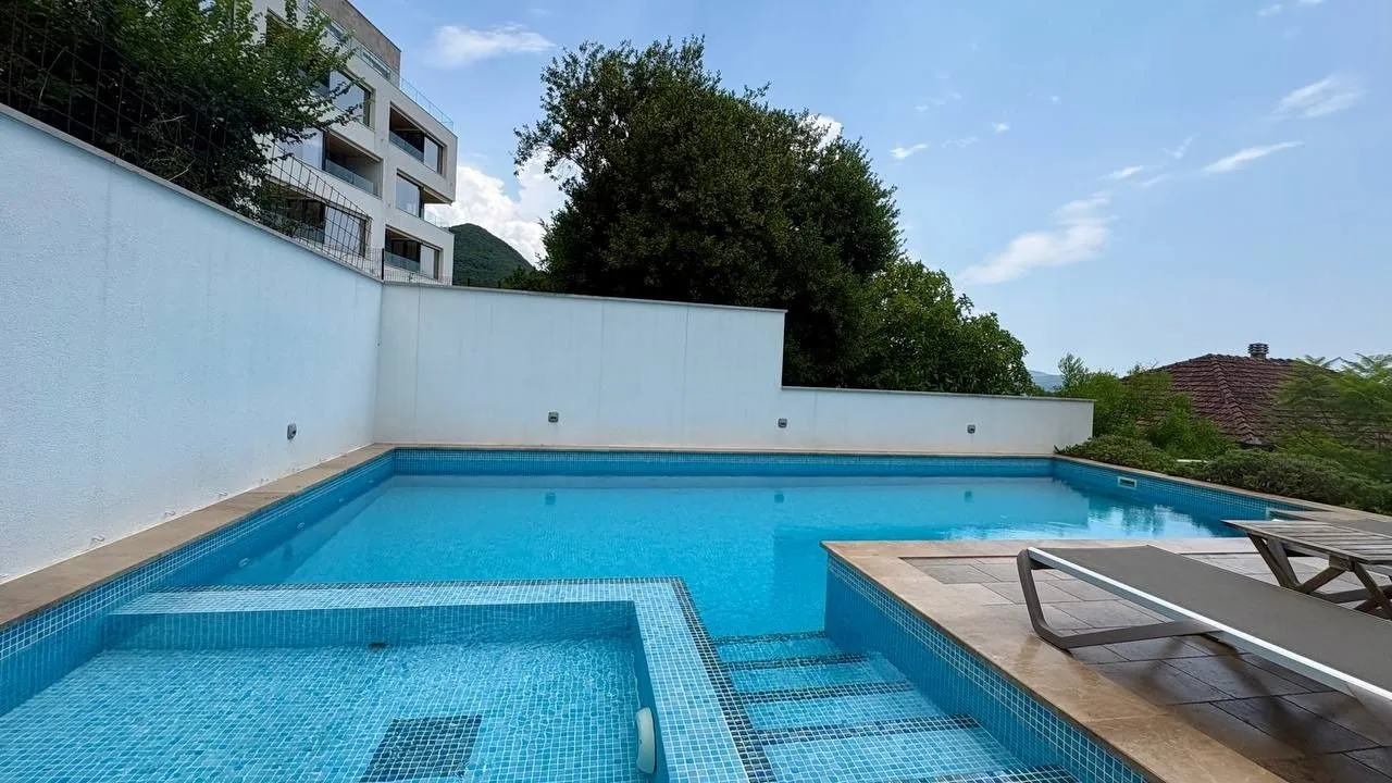 Rent, two bedroom apartment, 100m², Tivat, Crna Gora