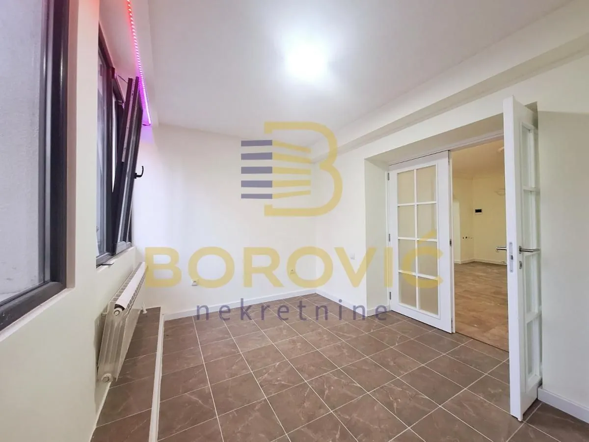 Prodaja, četvorosoban stan, 65m², Lekino Brdo, Voždovac Sve Podlokacije