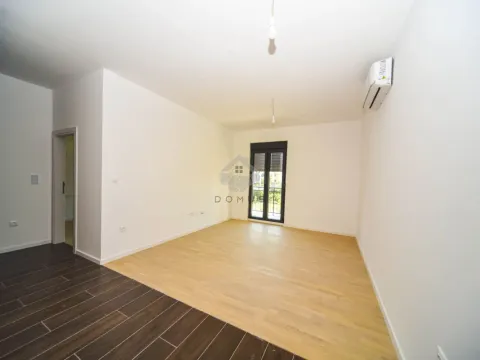 Rent, one bedroom apartment, 45m², Tološi, Podgorica - image 3