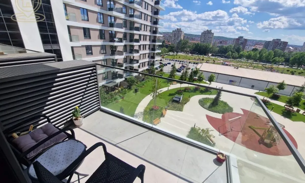 Izdavanje, trosoban stan, 81m², Bulevar, Niš