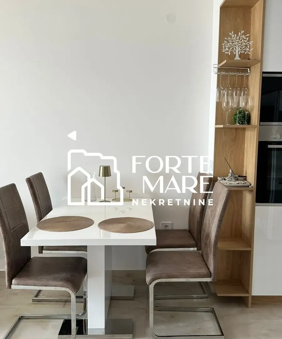 Prodaja, jednosoban stan, 52m², Baošići, Herceg Novi