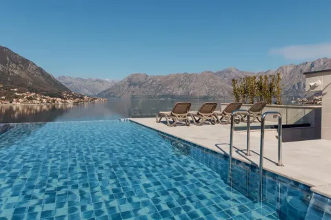 Prodaja, trosoban stan, 84m², Dobrota, Kotor - image 2