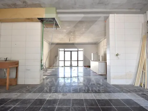 Izdavanje, poslovni prostor, 300m², Gornja Gorica, Podgorica - image 7