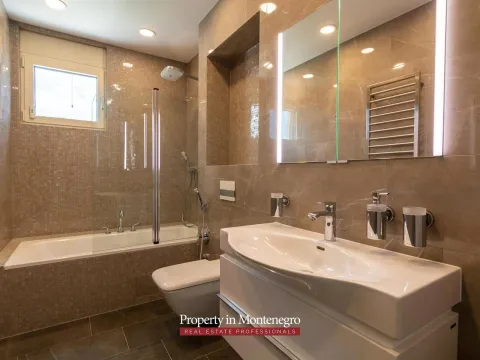 Sale, house, 400m², Bečići, Budva - image 24