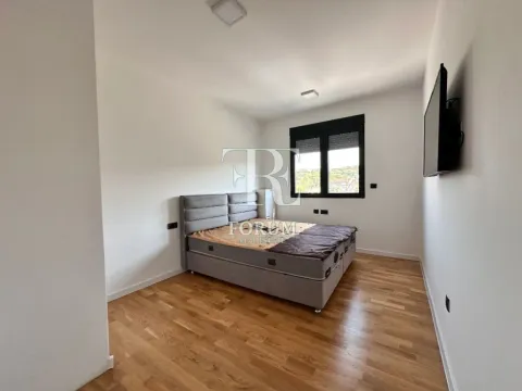 Izdavanje, trosoban stan, 130m², Blok 9, Podgorica - image 6