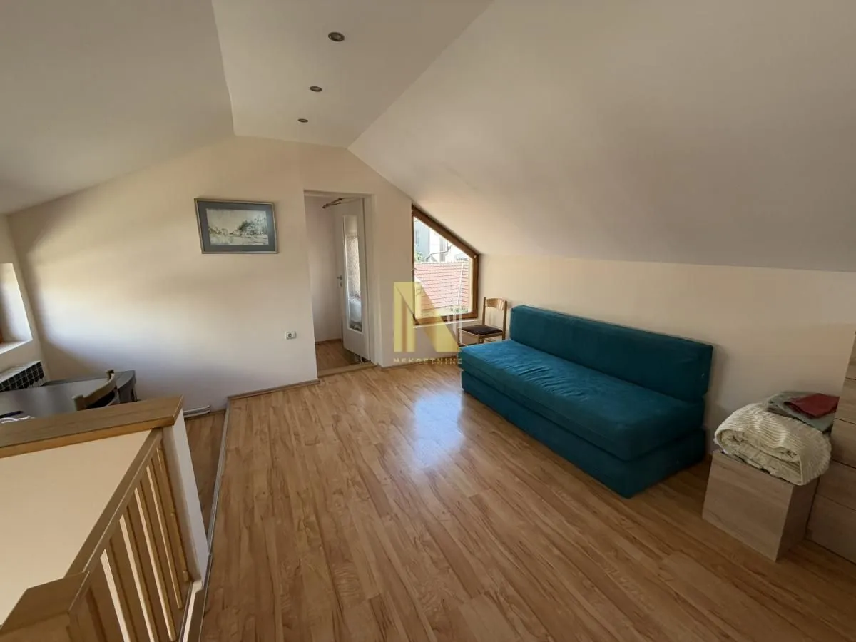 Izdavanje, trosoban stan, 57m², Centar, Novi Sad