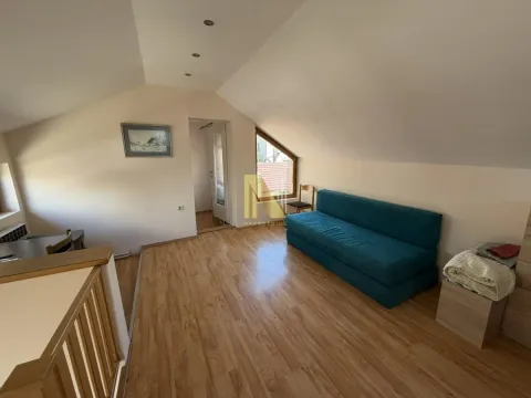 Izdavanje, trosoban stan, 57m², Centar, Novi Sad - image 6