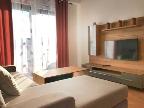 Prodaja, jednosoban stan, 46m², Centar, Bar - image 2