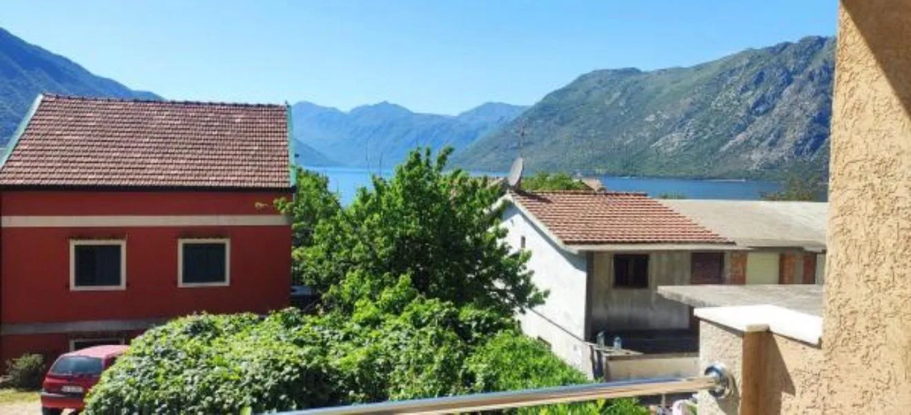 Rent, hospitality venue, 250m², Dobrota, Kotor