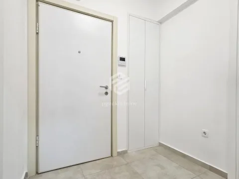 Rent, one bedroom apartment, 47m², City Kej, Podgorica - image 9