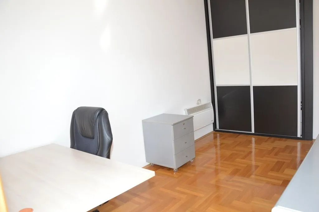 Rent, office space, 52m², Preko Morače, Podgorica