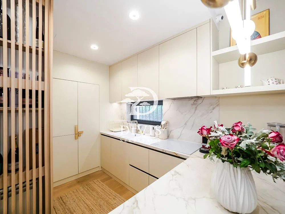 Sale, four bedroom apartment, 153m², Savski Venac, Beograd
