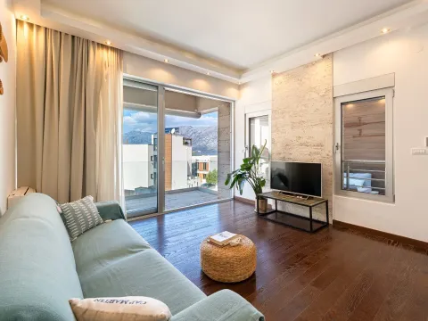 Sale, two bedroom apartment, 82m², Dobrota, Kotor - image 3