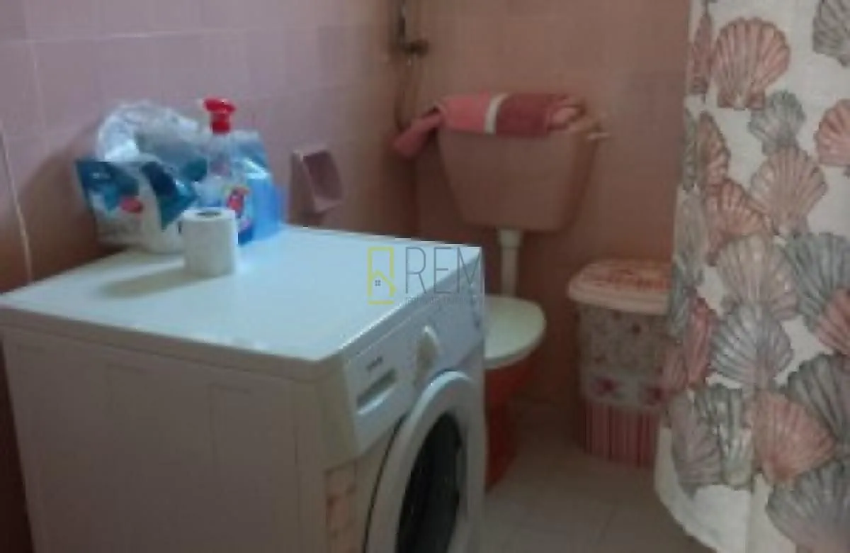 Izdavanje, kuća, 120m², Kunje, Bar