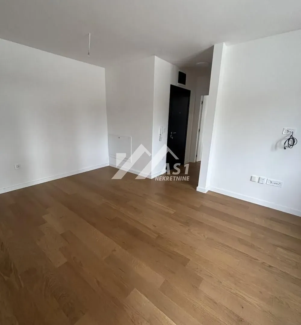 Izdavanje, dvosoban stan, 46m², Bulevar Evrope, Novi Sad Sve Podlokacije