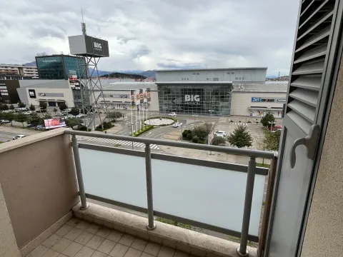 Rent, two bedroom apartment, 70m², City Kvart, Podgorica - image 7