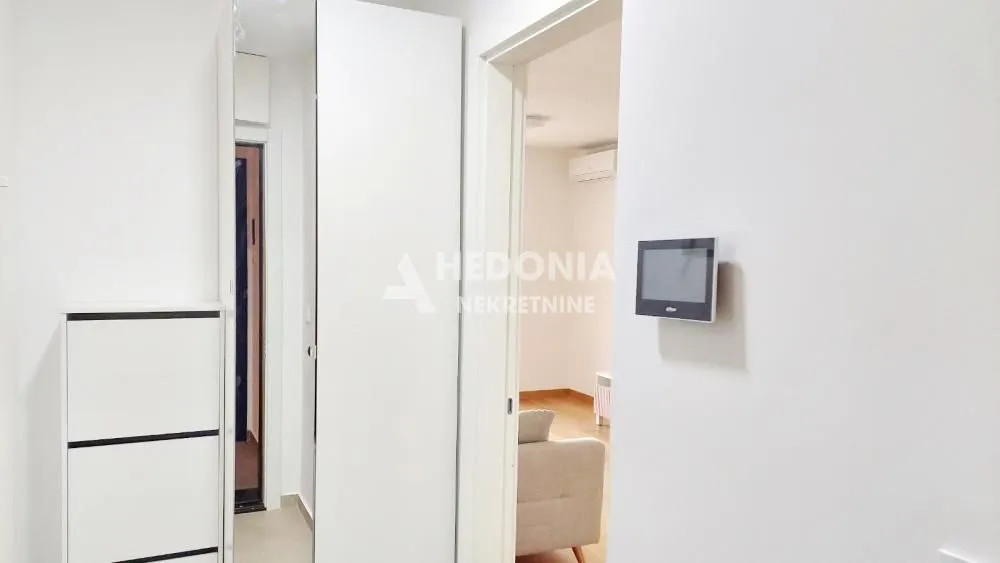 Prodaja, dvosoban stan, 53m², Novi Beograd Blok 65, Novi Beograd Sve Podlokacije