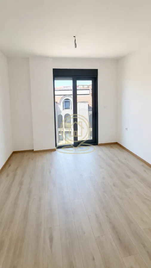 Prodaja, dvosoban stan, 66m², Centar, Kragujevac