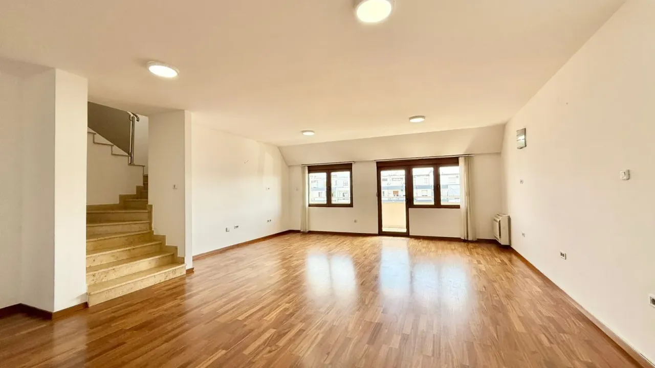 Sale, four bedroom apartment, 220m², Preko Morače, Podgorica