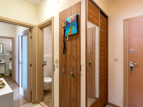 Prodaja, dvosoban stan, 72m², City Kvart, Podgorica - image 8