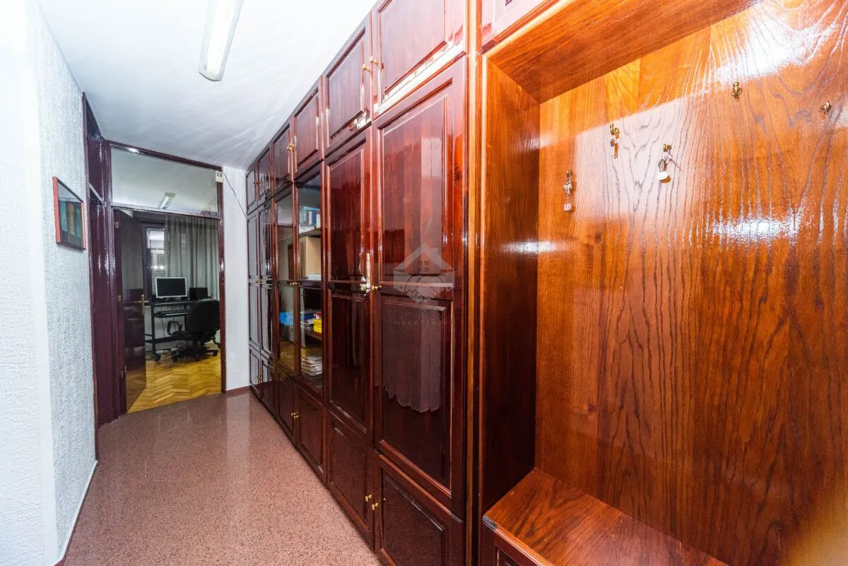Sale, office space, 52m², Preko Morače, Podgorica