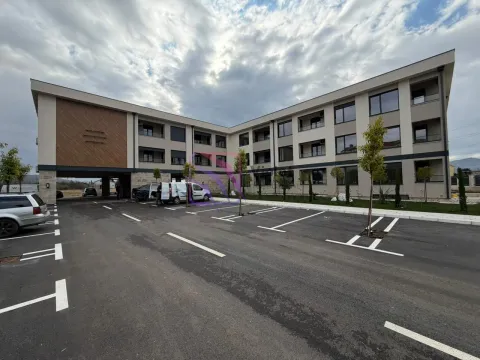 Prodaja, dvosoban stan, 84m², Donja Gorica, Podgorica - image 1