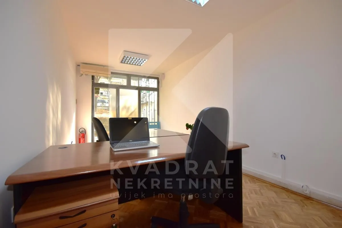 Rent, office space, 19m², Blok 5, Podgorica