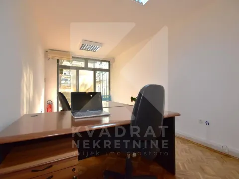 Izdavanje, poslovni prostor, 19m², Blok 5, Podgorica - image 5