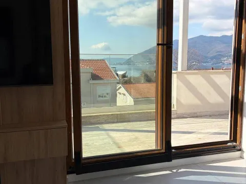 Rent, two bedroom apartment, 73m², Donja Lastva, Tivat - image 4