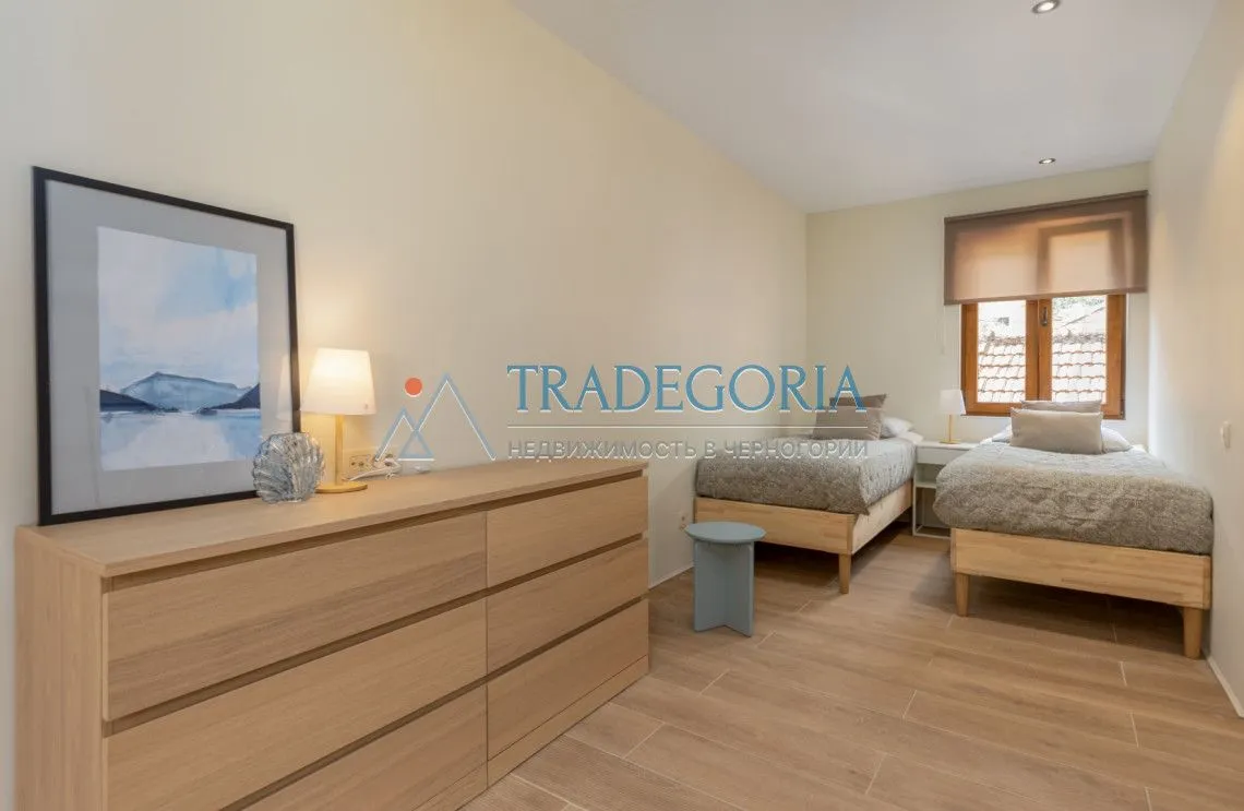 Prodaja, kuća, 170m², Škaljari, Kotor
