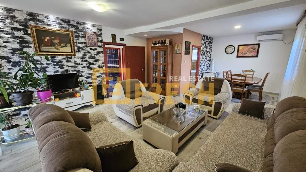 Prodaja, kuća, 216m², Danilovgrad, Crna Gora