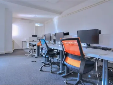 Rent, house, 540m², Zvezdara Sve Podlokacije, Beograd - image 22