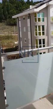 Pogled sa terase na susjednu zgradu i okolinu. - image 7