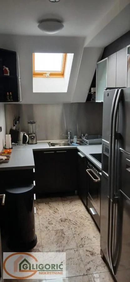 Prodaja, trosoban stan, 100m², Čukarica, Beograd