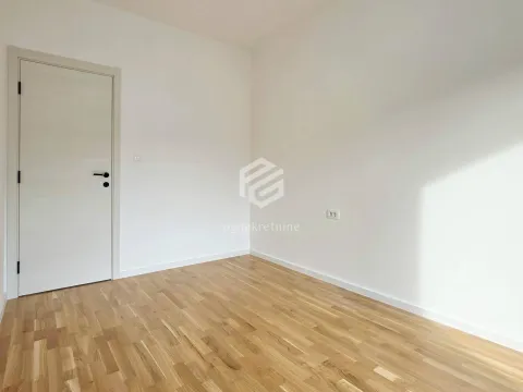 Prodaja, jednosoban stan, 43m², Stari Aerodrom, Podgorica - image 7