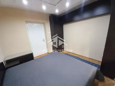 Izdavanje, trosoban stan, 72m², Stari Grad, Beograd - image 16