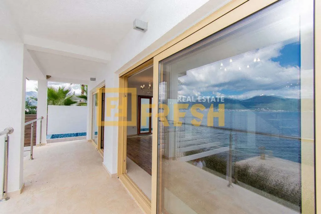 Prodaja, kuća, 300m², Tivat, Crna Gora