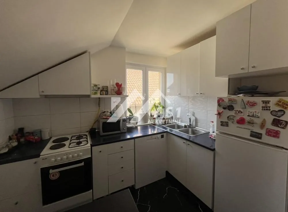 Izdavanje, trosoban stan, 100m², Adice, Novi Sad Sve Podlokacije