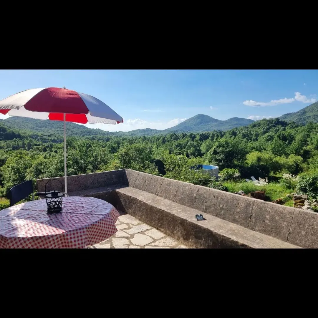 Prodaja, kuća, 150m², Obzovica, Cetinje