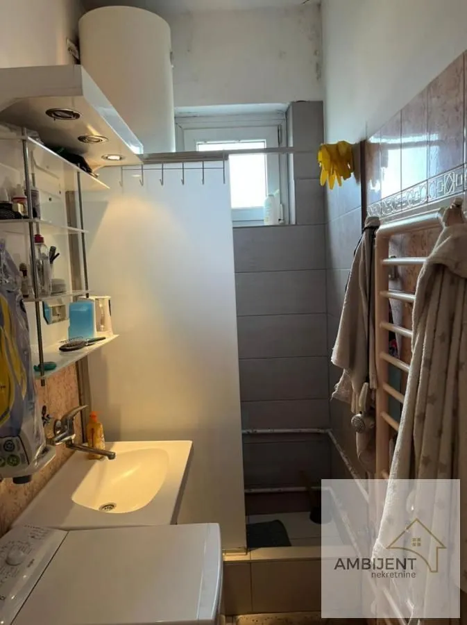 Prodaja, trosoban stan, 57m², Stari Grad, Beograd