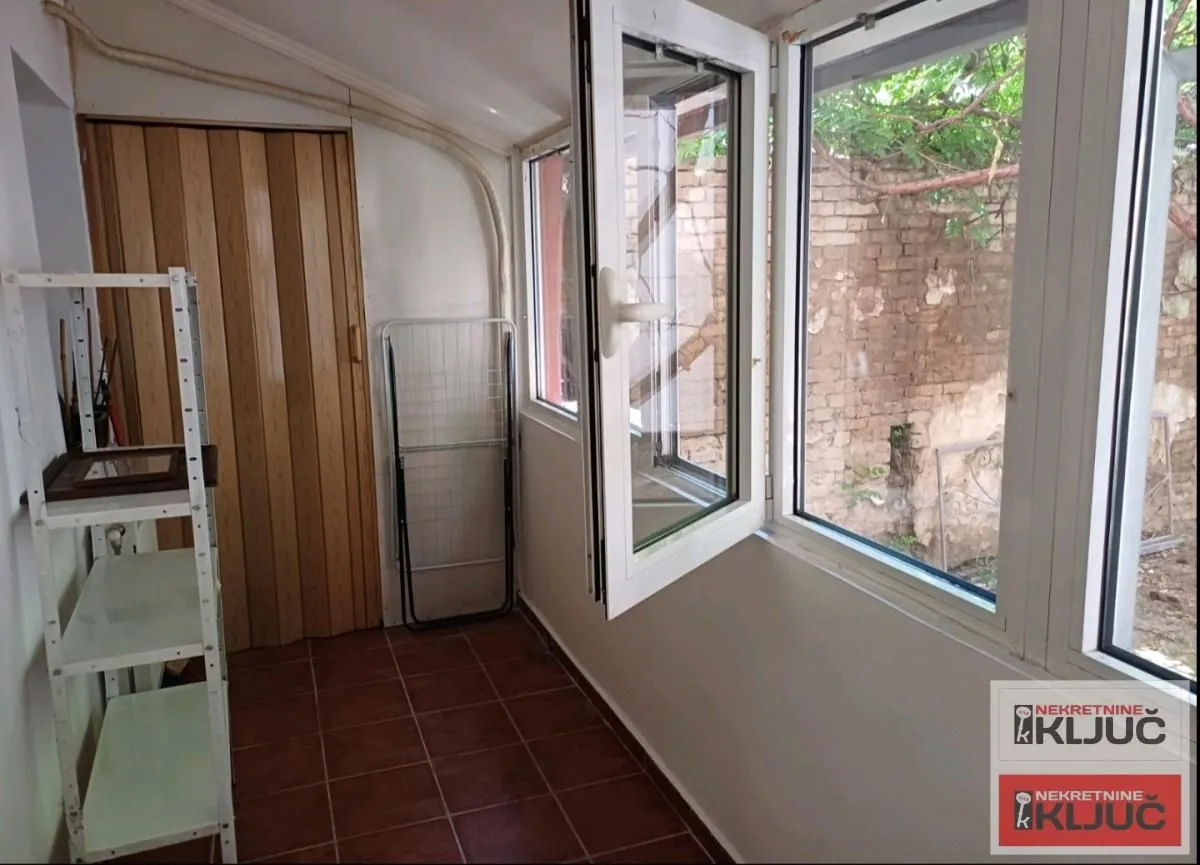 Izdavanje, jednosoban stan, 40m², Grbavica, Novi Sad Sve Podlokacije