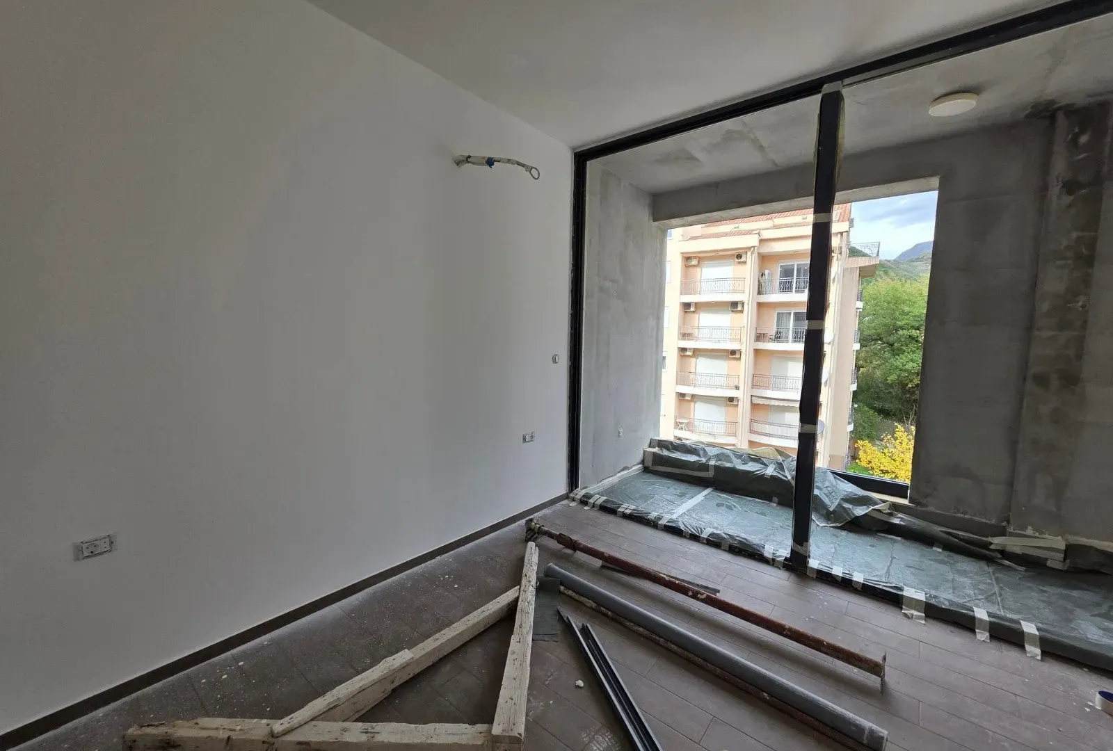 Sale, two bedroom apartment, 105m², Bečići, Budva