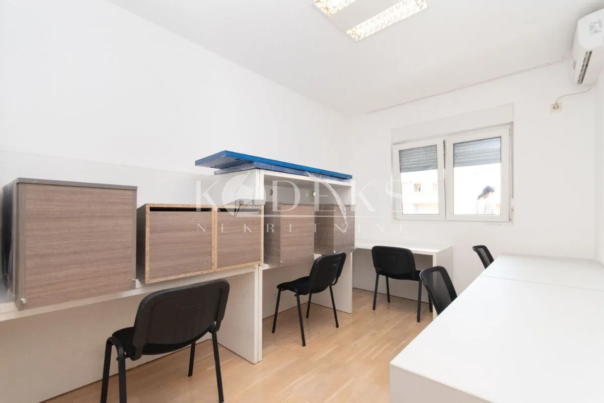 Rent, office space, 71m², City Kvart, Podgorica